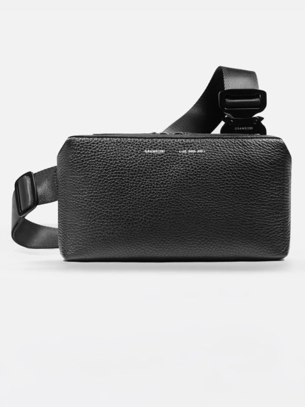 GRAMS(28) 157 Essential Everyday Sling Lightweight ITALIAN Leather Black Bag